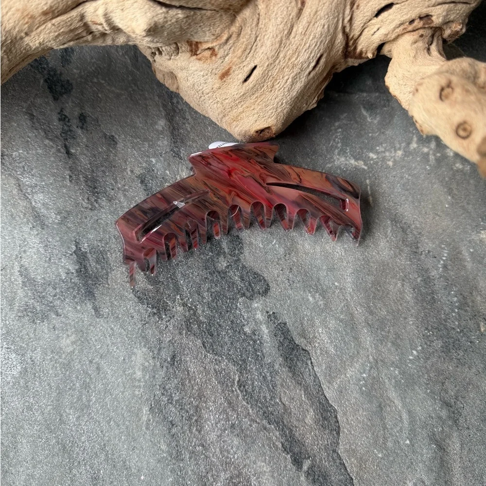 New🌟Urban Outfitters-Extra-Large Marble Claw Clip